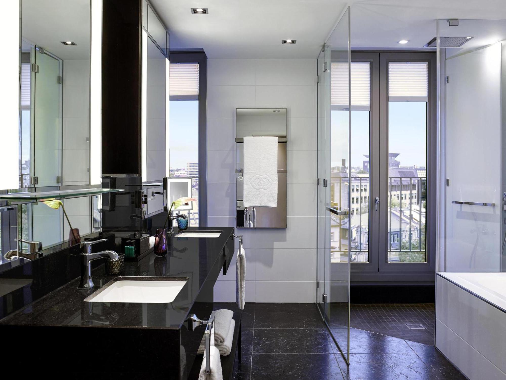 Presidential Suite Kings Bed Roof Terrace View